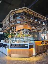 Juice & Joy, Welcome to Momoo Harbour Bay!