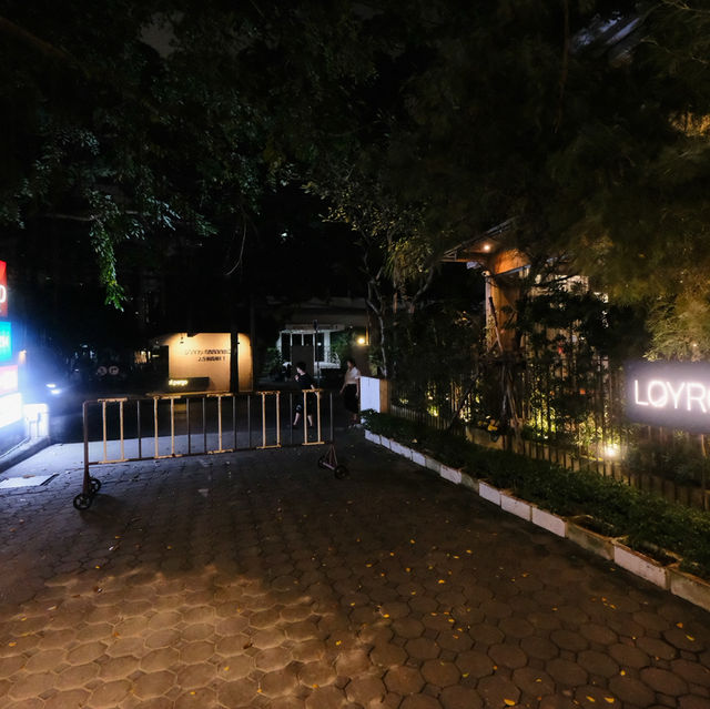🍽️ Loyrom – มื้อค่ำที่เป็นมากกว่าอาหาร
