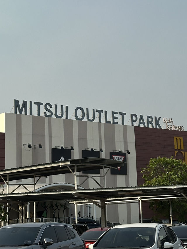 Retail Heatwave Hits Mitsui Outlet Park 