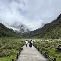  🌄 Gongga Lake (贡嘎错): A Gentle Trek with a Big Reward