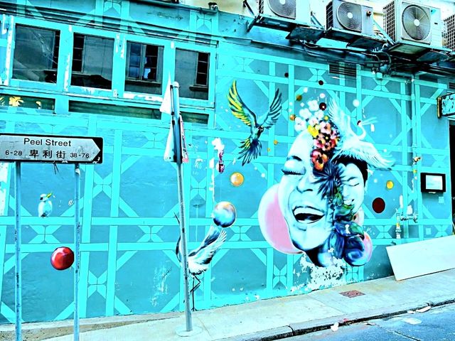 Hong Kong's bustling street arts
