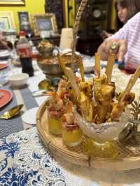 Dining experience in living museum 