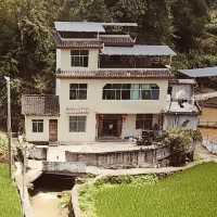 🚄✨ *Maglev to Fenghuang (凤凰磁浮观光快线): China’s Most Scenic Floating Train to an Ancient Town* 🏮🌉