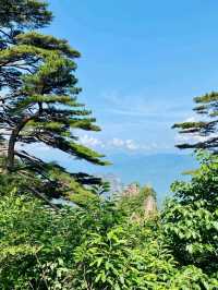 Huangshan – Where the Gods Painted with Clouds