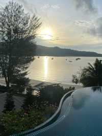 พักผ่อนบนเกาะสวรรค์ที่ Phi Phi Cliff Beach Resort