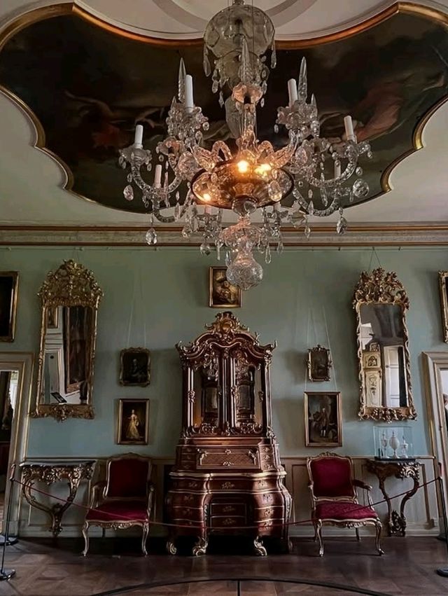 Exploring the Timeless Beauty of Rosenborg Slott