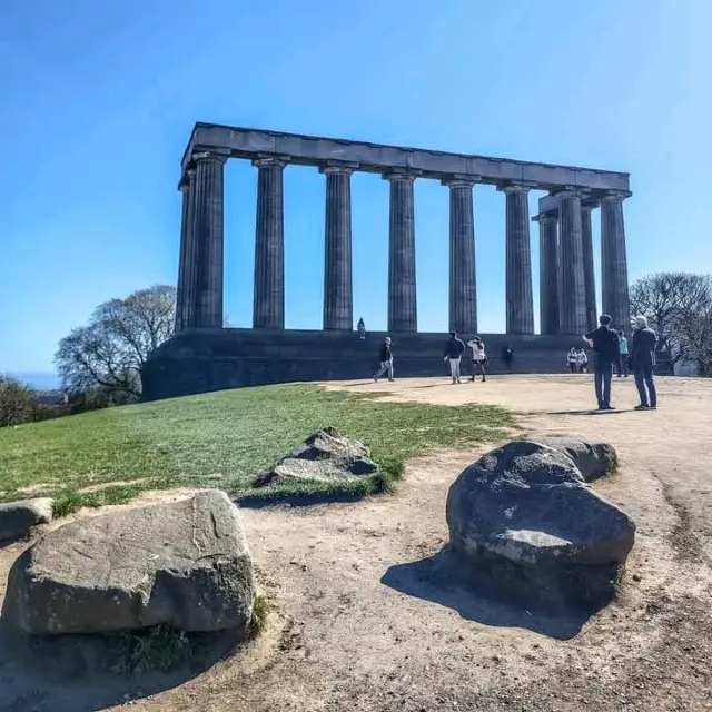 Beautifull location with a stunning 360⁰ view of the city of Edinburgh. It's a bit of a climb to get up there