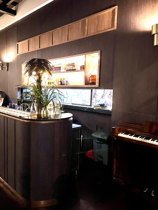 Roots Bistronomy Kuching: Romantic Fine Dining by the Waterfront