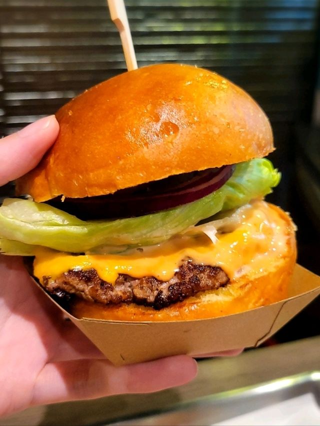 朝聖曾入選全球最佳50漢堡包店🍔🥰🌎 朝聖曾入選全球最佳50漢堡包店🍔🥰🌎