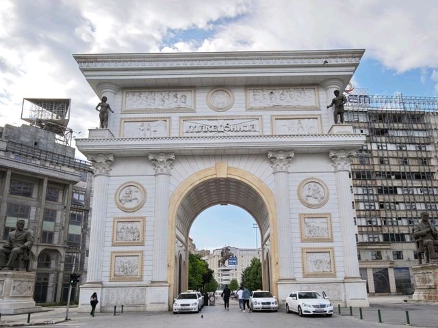 一座城市的榮耀與爭議，「史高比耶2014計畫」的產物#北馬其頓凱旋門（Porta Macedonia）-Skopje North Macedonia