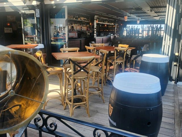 Sea Breeze Cheers🌊