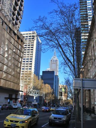 🌆 Melbourne City Walk – Where Culture, Creativity & City Lights Meet ✨