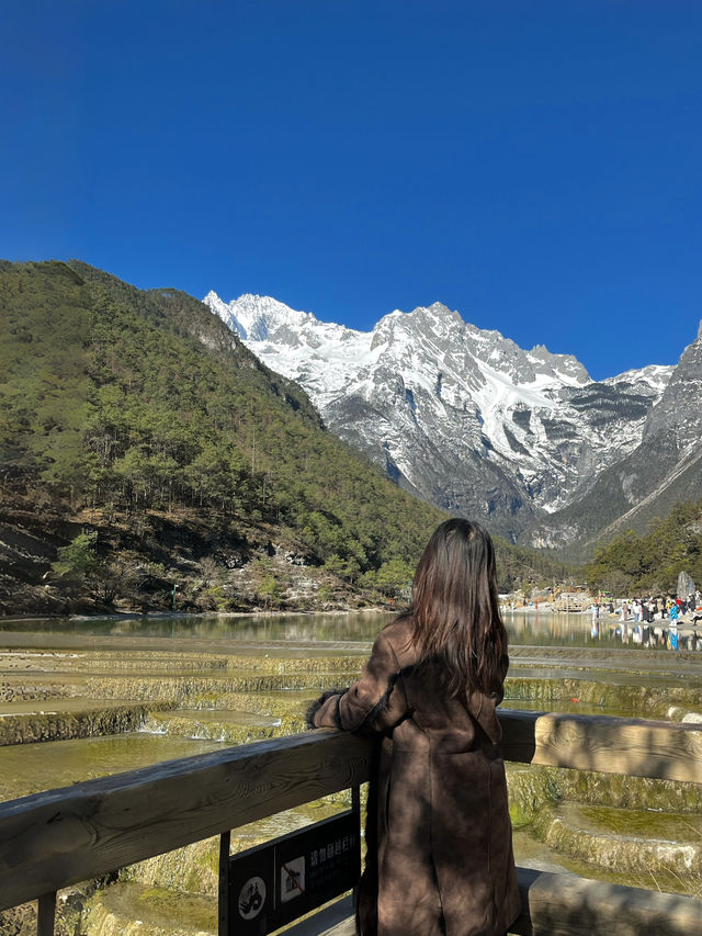 Blue Moon Valley : Turquoise Water & Snow Peaks!
