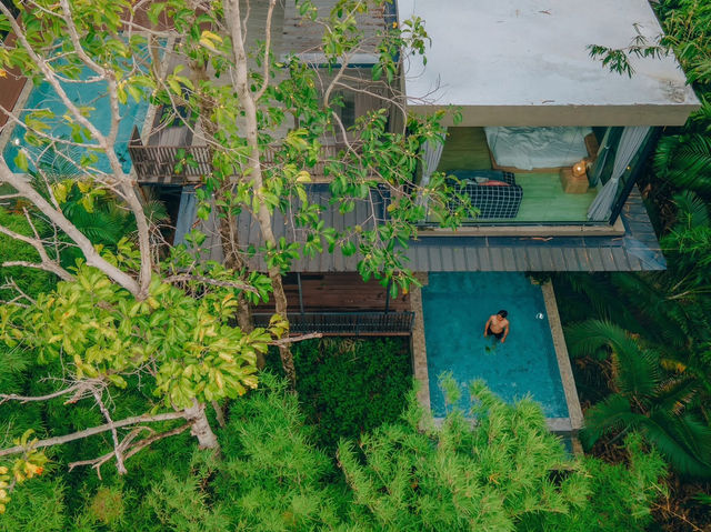 นอนพูลวิลล่ากลางป่าที่เขาใหญ่ สูดโอโซนแบบฉ่ำๆ 🌧️🍃