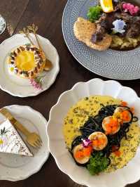 หลงรักบ้านสีขาว | Narisa Cafe & Creative Space ☕️