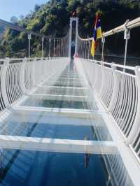  longest glass-bottom bridge in the world - Moc Chau 🇻🇳