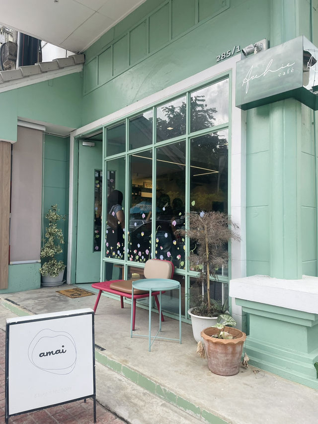 Archie Cafe by Amai