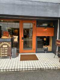 北野の坂の途中で香ばしい香りに誘われて🥐✨