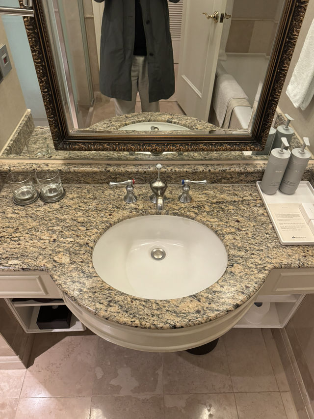 제주 롯데호텔 — 감성과 클래식 럭셔리가 공존하는 커플 여행 숙소 제주 롯데호텔 — 감성과 클래식 럭셔리가 공존하는 커플 여행 숙소