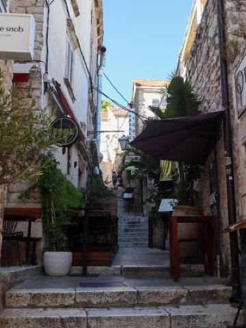 🌞 一個充滿地中海陽光和浪漫氣息的島嶼