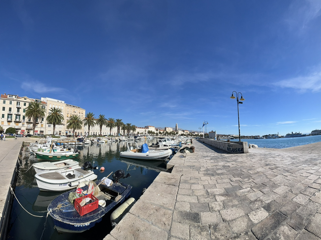 Hãy tham gia tour du thuyền khám phá các hòn đảo của Split, Croatia.