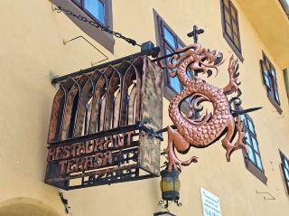 เยี่ยมชมบ้านเกิดของแวมไพร์ #ร้านอาหาร Casa Vlad Dracul - Sighisoara ประเทศโรมาเนีย