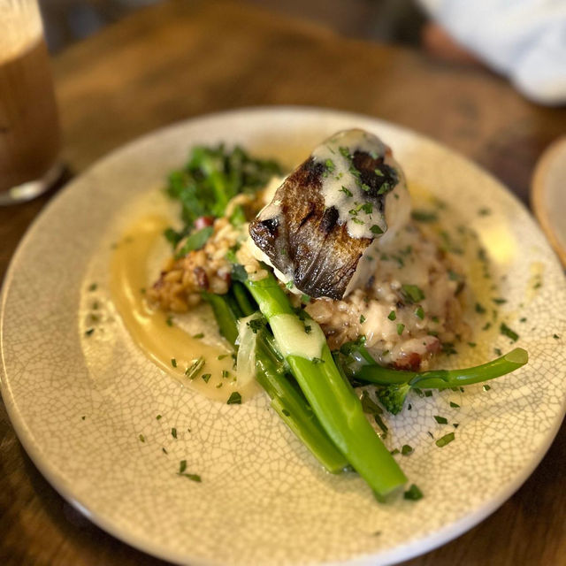 A Taste of Elegance in the Cotswolds: Lunch at Huxleys cafe
