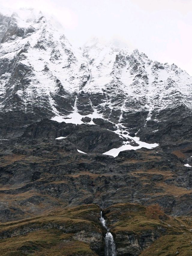 Visit Matterhorn on a Budget: Perfect Autumn Adventure from Breuil-Cervinia 🍁🏞️