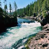 🌄 Yellowstone Hidden Icons – Another Set of Must-See Landmarks 🌄