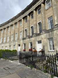 The Royal Crescent in Bath: A Georgian Masterpiece 🏛️
