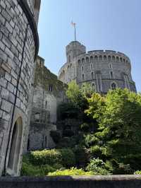 Explore Windsor Castle: A Majestic Royal Residence 👑