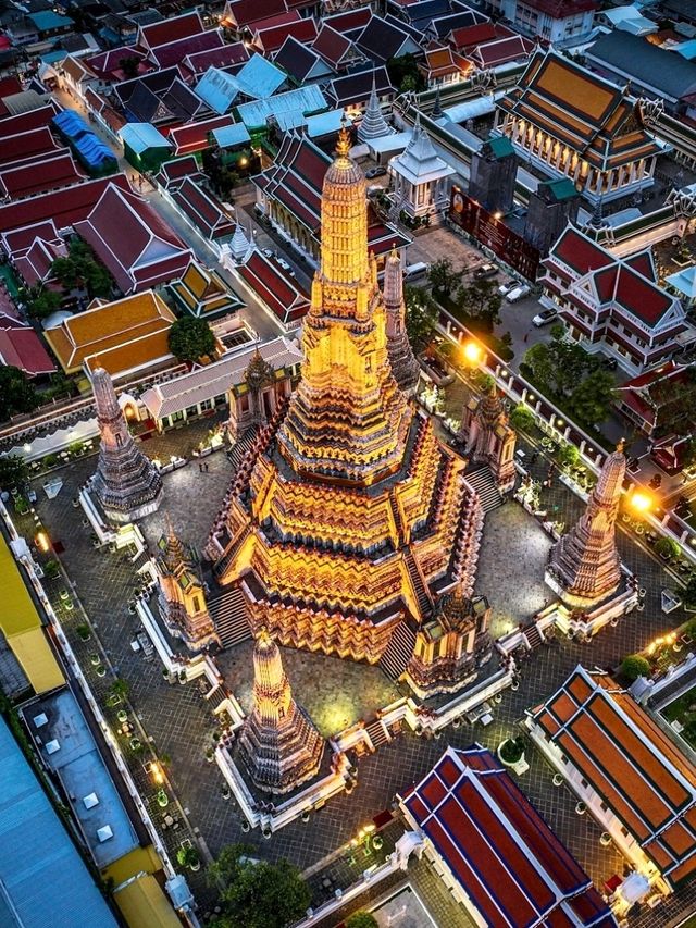 Wat Arun, Bangkok: The Temple of Dawn That Shines at Sunset