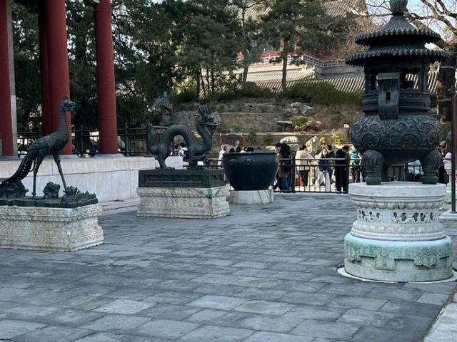 🌿 Tranquility by the Lake – Summer Palace Escape