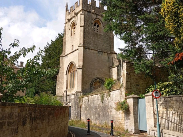 A walk starting at the railway station in Bath 