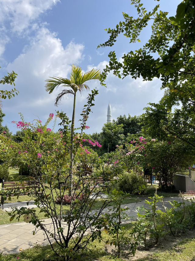 🌿 Sultan Park – Green Haven by Malé’s Grand Mosque 🕌✨