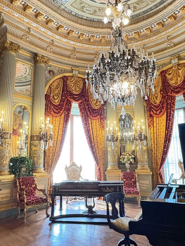 THE BREAKERS NEWPORT: A MASTERPIECE OF GILDED AGE BEAUTY 🇺🇸 THE BREAKERS NEWPORT: A MASTERPIECE OF GILDED AGE BEAUTY 🇺🇸