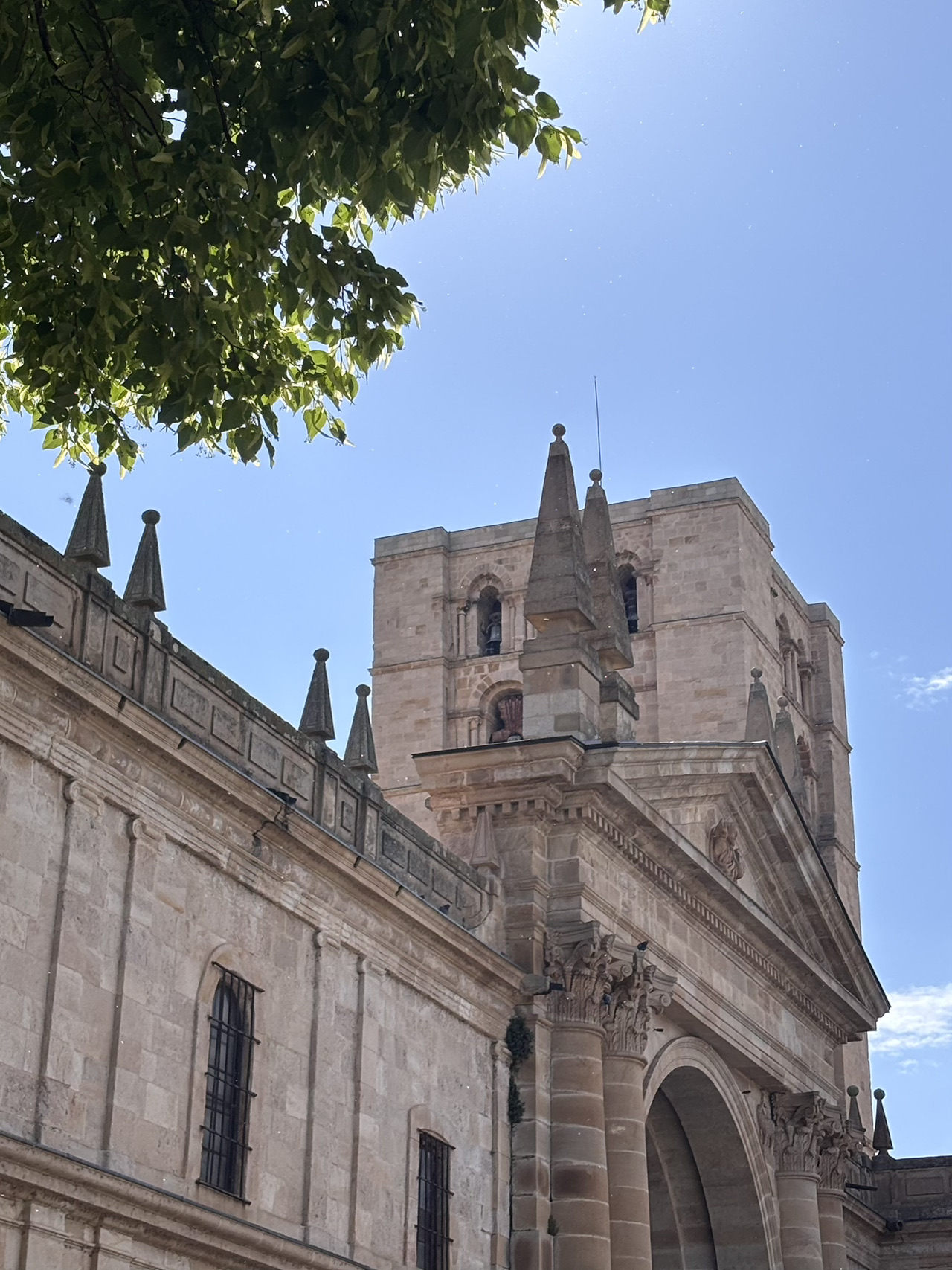 ⛪ Underrated Spots: Zamora Cathedral – The Romanesque Masterpiece Overlooking the Duero 🌊