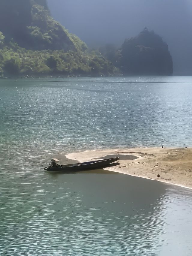 浩坤湖|山與山之間的綠寶石