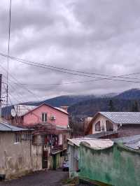 博爾若米 Borjomi 的雨天格魯吉亞