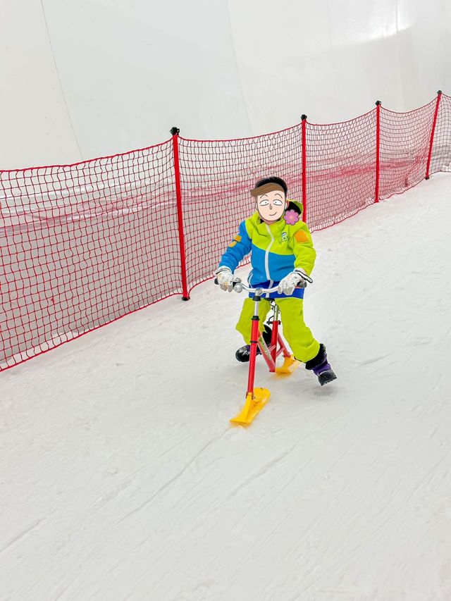來室內滑雪城體驗冰火兩重天的樂趣吧