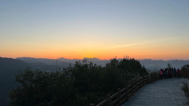 住在山上的日子