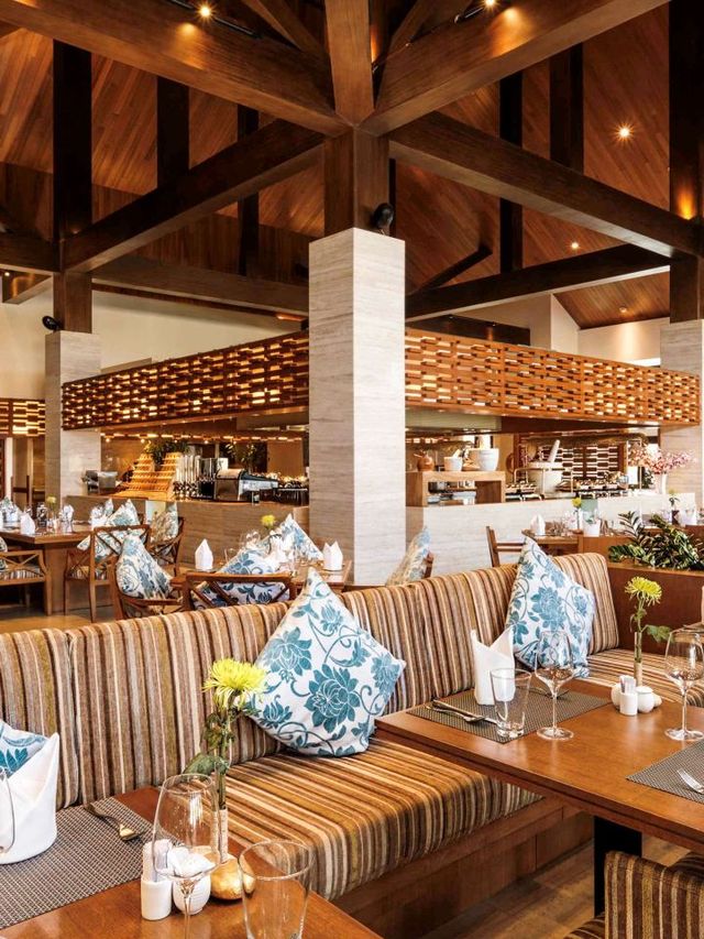 🌴 Da Nang Delights: Pullman Beach Resort 🌊