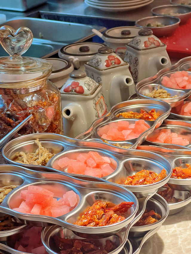 住黃金位置的上海酒店，夏日酸湯冰粉醉蝦綠豆湯全吃遍！