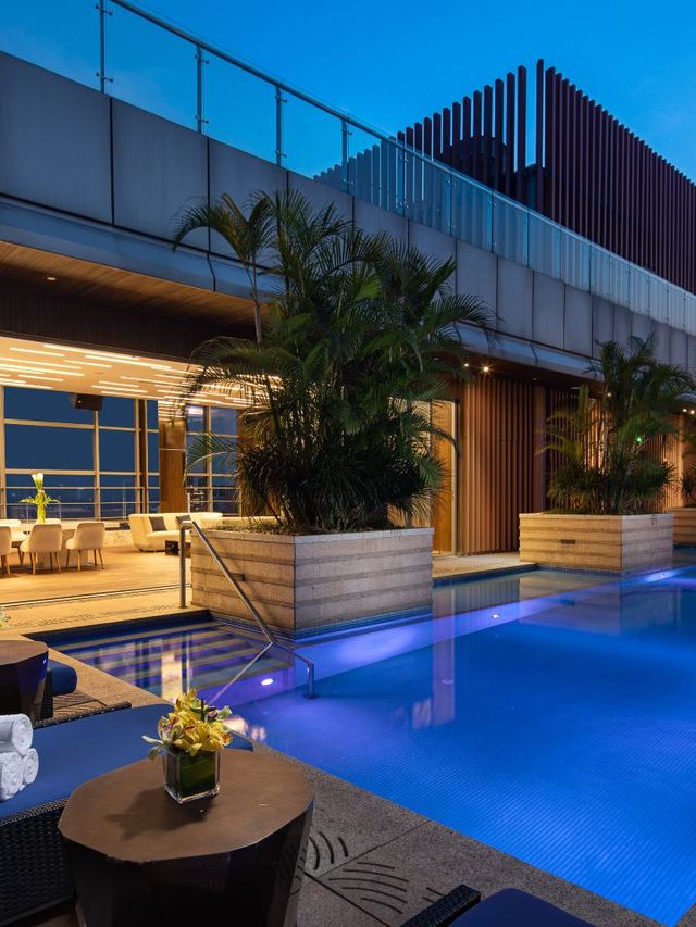 Rock Your Stay in Shenzhen: Hard Rock Hotel 🎸✨