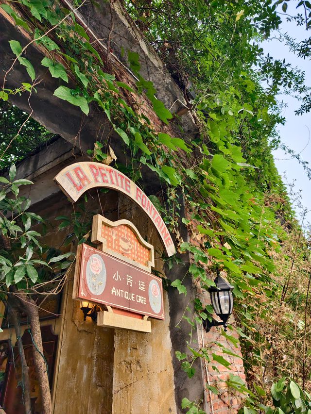 小芳廷悠閒午後嘅秘密花園,同瑪莉蓮夢露嚟個浪漫約會,夢露太靚。 小芳廷悠閒午後嘅秘密花園,同瑪莉蓮夢露嚟個浪漫約會,夢露太靚。