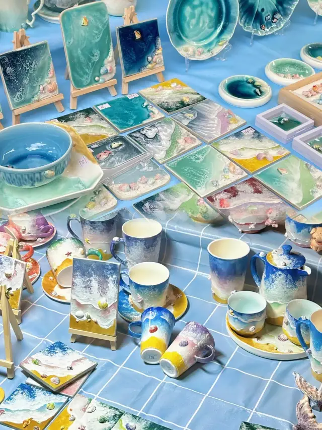 Jingdezhen, a city with a thousand years of history, is known as the "Porcelain Capital".