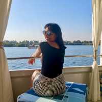 Sailing the majestic Zambezi 🇿🇼🇿🇲