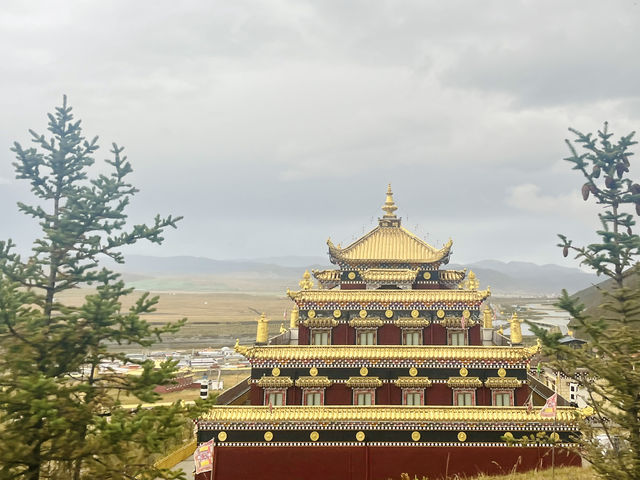 色達東嘎寺。