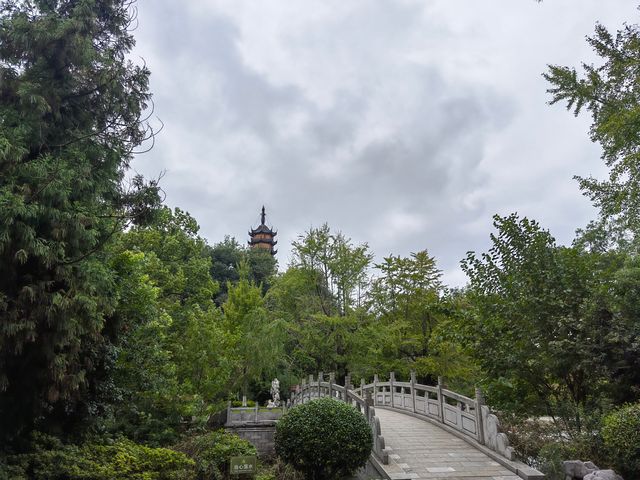 鎮江金山。