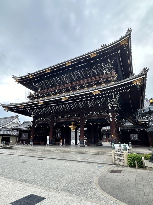 京都古韻·本願寺：在歷史與信仰的交響中漫步。